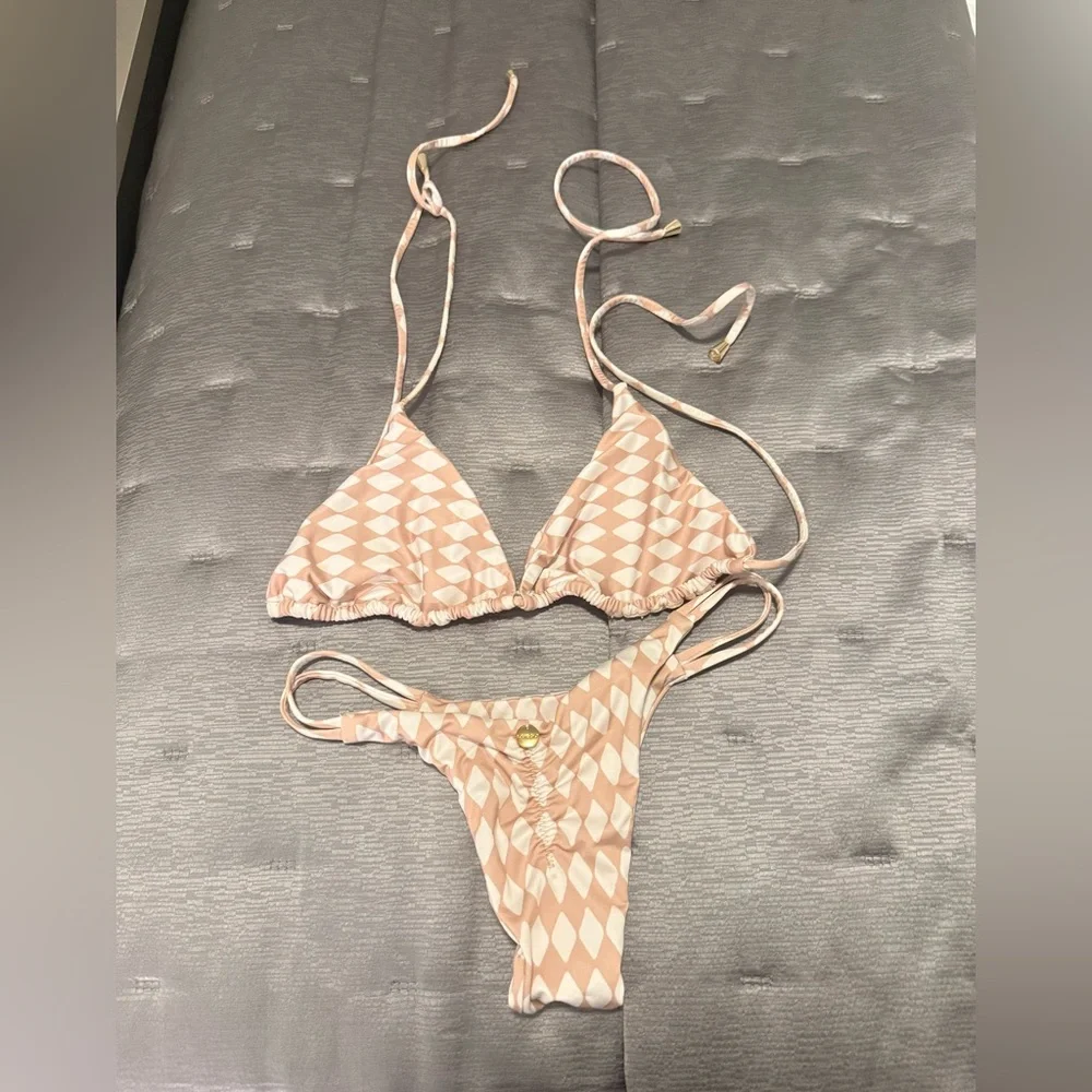 Geometric Pattern Bikini Set - Picture 2 of 2